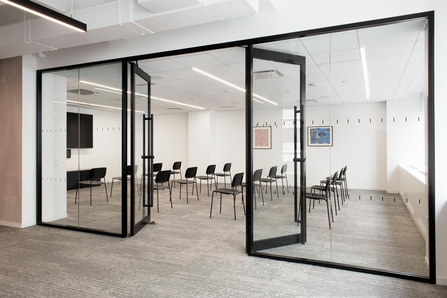 410 Park Avenue’s town hall-style conference room 2